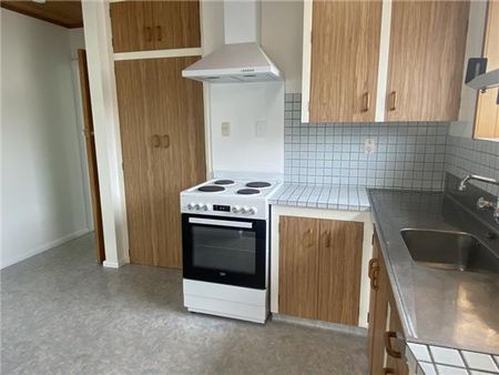 46 Sawyers Arms Road , Northcote - Christchurch, Christchurch City - Comfortable and Convenient Family Home - Photo 5