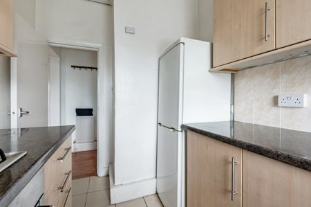 Flat to rent - Shooters Hill Road, London, SE3 - Photo 5