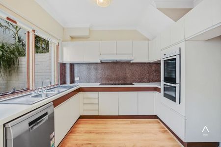 Spacious North-Facing Townhome - Photo 2