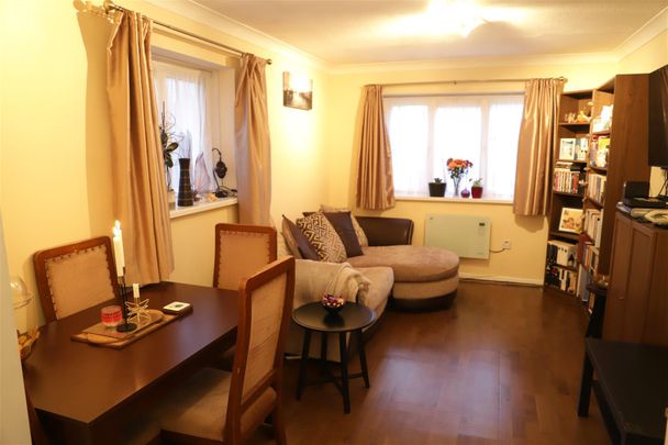 Skye Lodge, Lansdowne Avenue, Slough - Photo 1