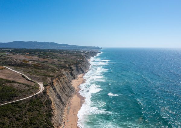 MORADIA T4 PRÓXIMO AO MAGOITO - SINTRA - SÃO JOÃO LAMPAS - CONDOMÍNIO FECHADO E VISTA MAR