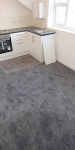 To Let 1 Bed Flat - Photo 4