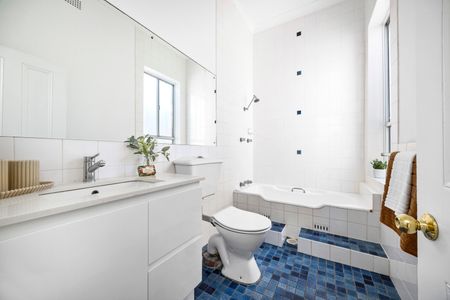 13 St James Road, Bondi Junction NSW 2022 - House For Rent | Domain - Photo 5