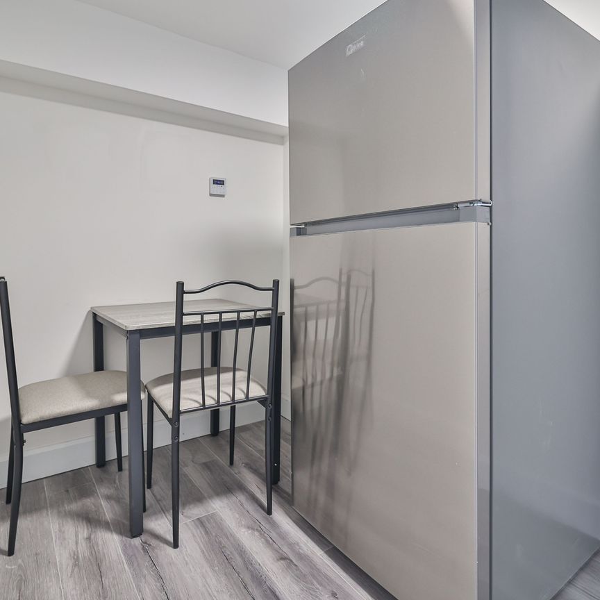 For Lease - 5 Sorauren Avenue Unit# 1, Toronto, Ontario - Photo 1