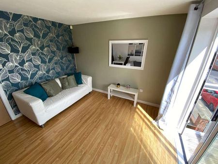 St. Wilfrids Street, Hulme, Manchester, M15 - Photo 2