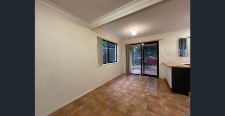 STUNNING 3-BEDROOM TOWNHOUSE IN EIGHT MILE PLAINS! - Photo 3