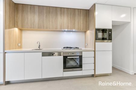 Spacious apartment located 280m to Tramsheds - Industrial-chic commercial complex featuring food vendors, supermarket & trendy restaurants. - Photo 3