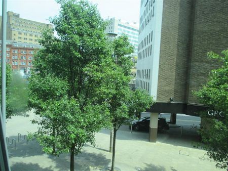 Studio to rent - Photo 2