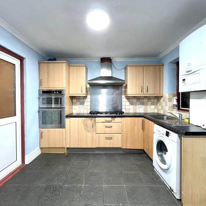 Hickling Road, Ilford - Photo 1