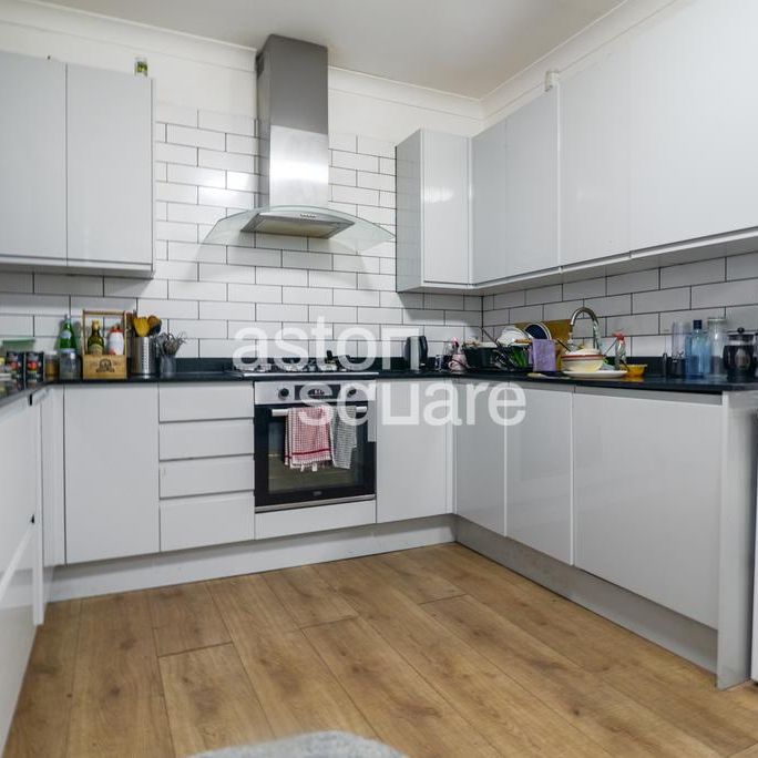 5 bedroom flat to rent - Photo 1