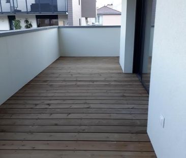 Location Appartement 3 pièces 61m² ST PIERRE EN FAUCIGNY 74800 - Photo 5