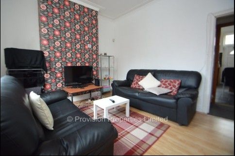 4 Bedroom Student Houses Hyde Park Leeds - Photo 1