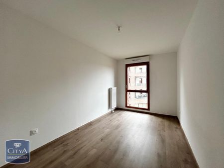 Location Appartement 4 pièces 85m² LILLE 59000 - Photo 3
