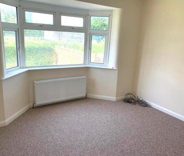 3 bedroom end of terrace house to rent - Photo 1