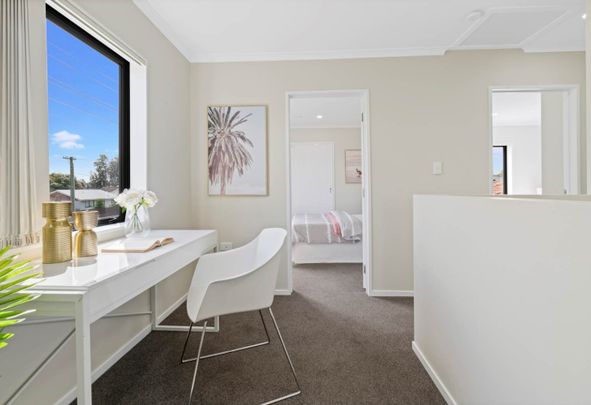 PAPAKURA, 4 BEDROOMS - Photo 1