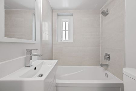 For Lease - 8 St Thomas Street Unit# 24, Toronto, Ontario - Photo 3