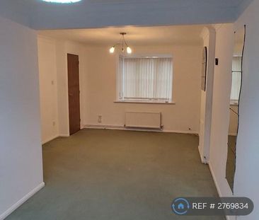 3 bedroom end of terrace house to rent - Photo 2