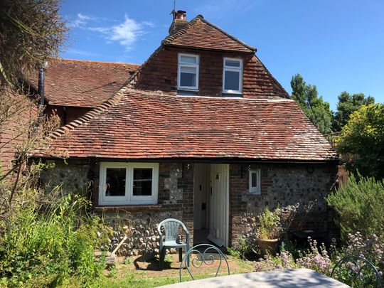 3 bedroom cottage to rent The Street, Rodmell - Photo 1