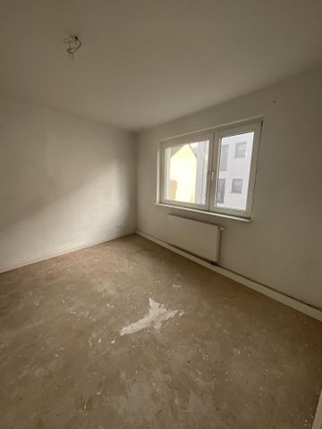 Bezugsfertige 2-Zimmer-Wohnung in Hagen Hohenlimburg mit modernen Badezimmer und Laminat! - Photo 2