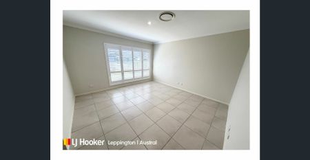 SLEEK & SPACIOUS MODERN HOME - Photo 3