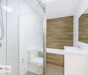 Spacious 3 Bedroom Apartment in Good Location! - Photo 3