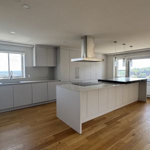 1 chambre - 3545 Chemin De La Côte-des-Neiges, Montréal - Photo 2