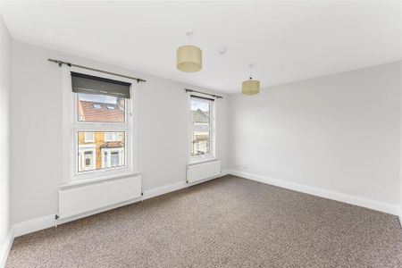 4 bedroom terraced house to rent - Photo 2