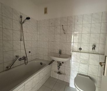 Einzugsbereite Wohnung in Monheim für bis zu 2 Personen mit großzüg... - Photo 2