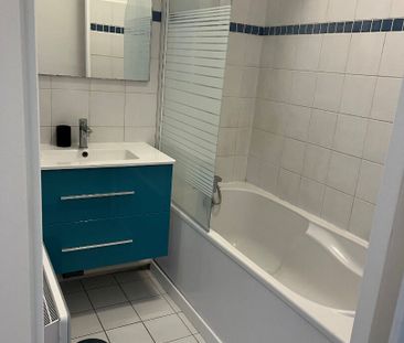Location Appartement 2 pièces 56m² LILLE 59000 - Photo 6