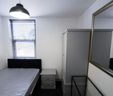 6 bedroom house to rent - Photo 1