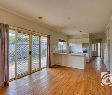 UNBEATABLE CONVENIENCE - Photo 2