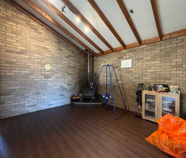 Easy care brick home - Photo 5