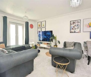 Savoy Grove, Hornchurch, Essex, RM11 - Photo 1