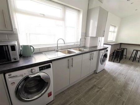 1 bedroom house of multiple occupation to rent - Photo 4