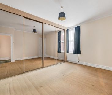 2 bedroom end of terrace house to rent - Photo 4