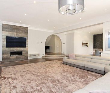 6 bedroom detached house to rent - Photo 2