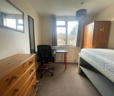 Nobles Way, Egham, Surrey, TW20 9RG - Photo 4