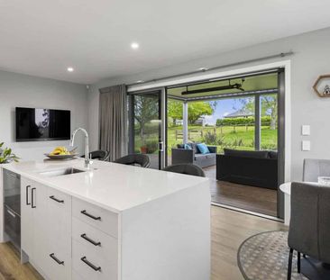 112a Cochrane Road - Photo 3