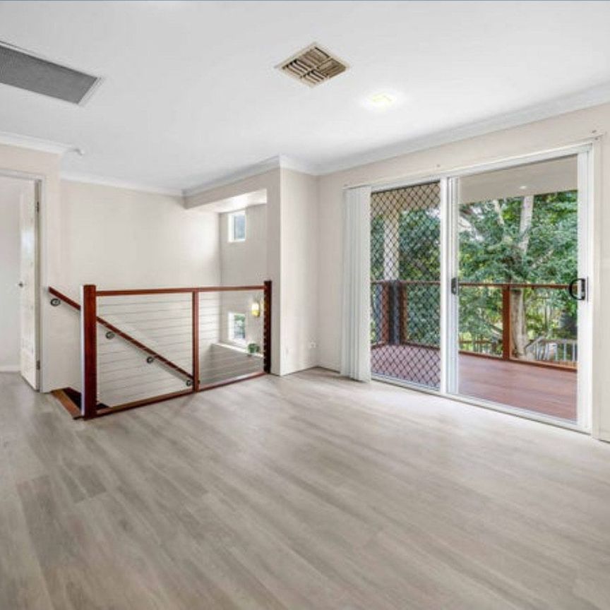 Rare Double-Storey Ex-Display Home With 5 Bedrooms, 3 Living Areas & Large Yard - Photo 1