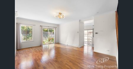 CAREFREE LIFESTYLE IN CENTRAL RINGWOOD - Photo 3