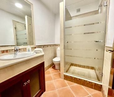 Semi-Detached House · San Pedro de Alcántara - Photo 4