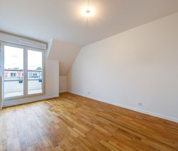 location Appartement T5 DE 107.8m² À VILLIERS SUR MARNE - Photo 1
