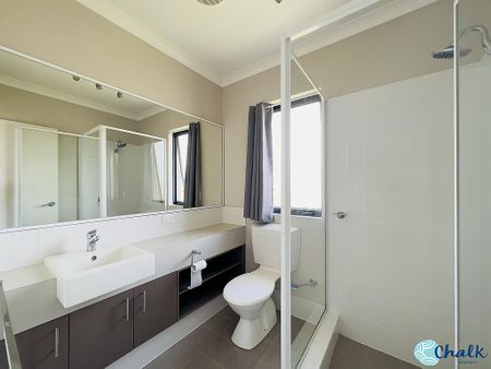 SPECTACULAR SHOALWATER TOWNHOUSE! - Photo 2