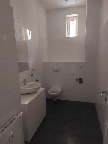 Wohnen im grünen helle schöne 2-R.-Wohnung ca.70m2 im 1.OG zu vermieten . - Photo 5