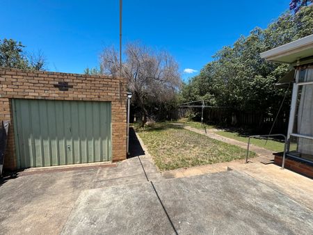 102A Hoffmans Road, Essendon VIC 3040 - Photo 3