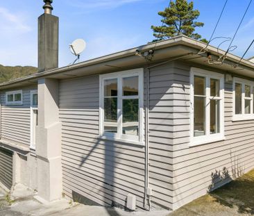 Stokes Valley 4 Bedrooms - Photo 5