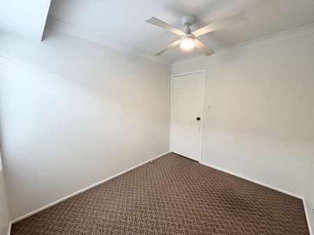 Stylish Family Home in a Peaceful St Helens Park Pocket - Photo 2