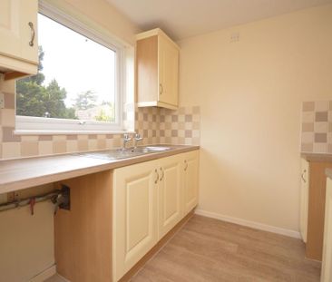 2 bedroom semi-detached house to rent - Photo 5