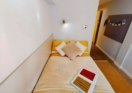 Gold 3 Bed Apartment - Photo 3