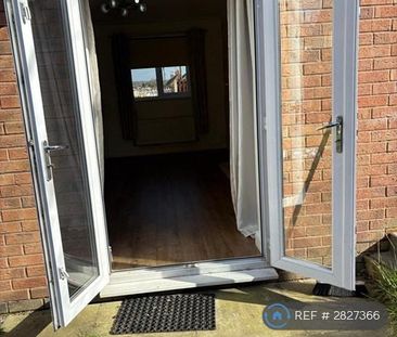 3 bedroom detached house to rent - Photo 2